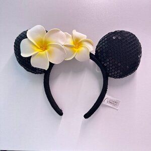 NWT Aulani, A Disney Resort & Spa Minnie Mouse Ear Headband with Plumeria